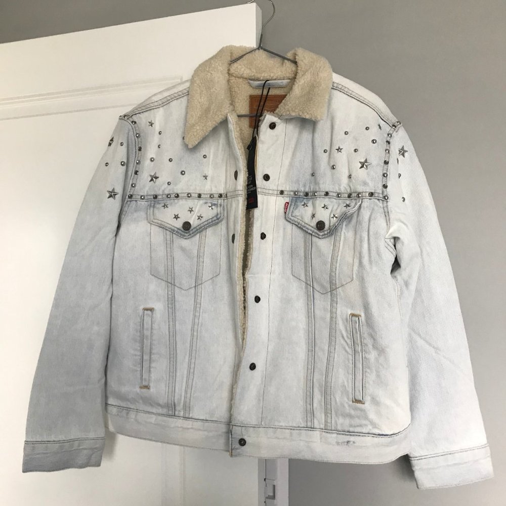 LEVI's Sherpa Trucker (brand-new with tags) - Picture 3 of 7